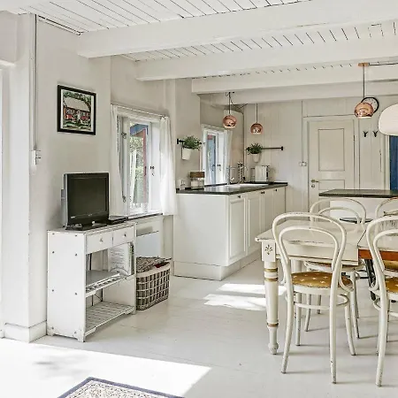 Hébergement de vacances Three-bedroom Holiday In 5 *