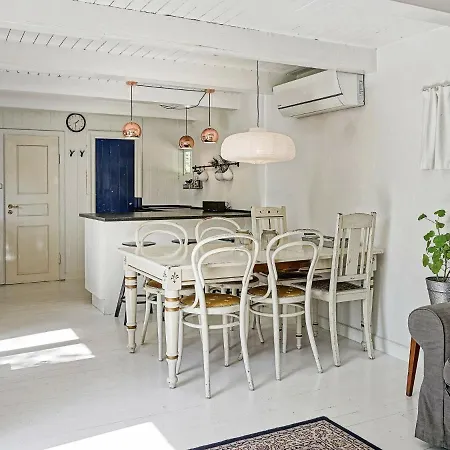 Three-bedroom Holiday In 5