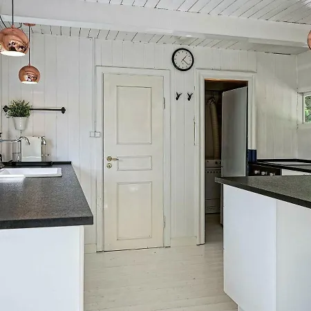 Three-bedroom Holiday In 5 Hébergement de vacances *