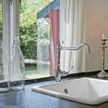 Three-bedroom Holiday In 5 Hébergement de vacances