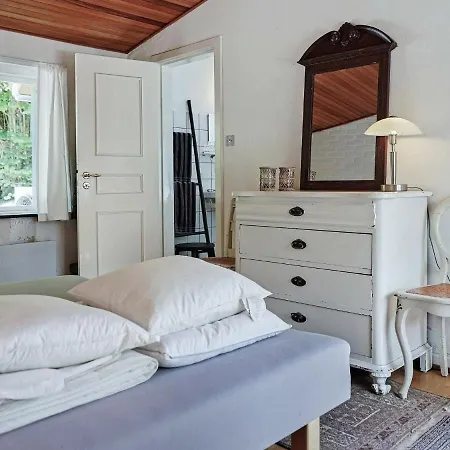Hébergement de vacances Three-bedroom Holiday In 5 *