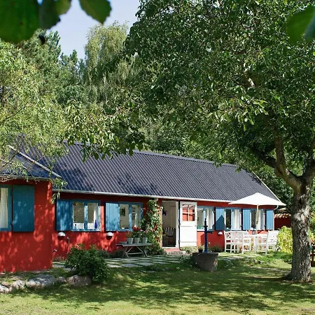 Three-bedroom Holiday In 5 *
